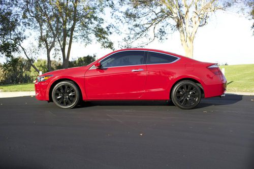 Clean title, red, excellent condition, coupe v6