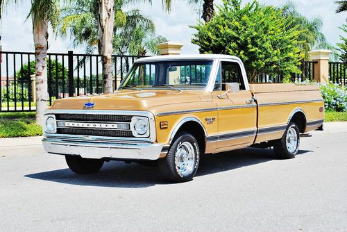 Must take a look folks mint 69 chevrolet c-10 over 32k in recepits a/c stunning