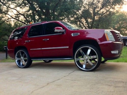 2007 cadillac escalade 28 inch rims, highway miles, 400+ hp awd new tires