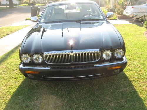 2002 jaguar vanden plas base sedan 4-door 4.0l very low mileage 52000