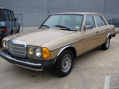 1984 mercedes 300d  turbo diesel   no reserve runs and drive