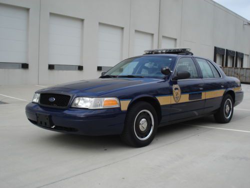 Crown victoria p71  interceptor equipped led retired unit drives great