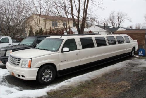 2003 cadillac escalade ext limo ** cheap !!! best deal on ebay!! **
