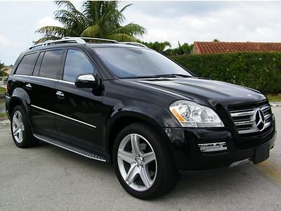 Loaded! mb gl550 amg sport! nav! rear ent! backup cam! 3rd row! tow! roof rack!