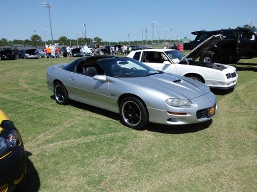 2000 camaro ss silver with t-tops