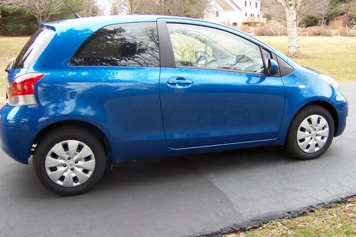 2010 toyota yaris base hatchback 2-door 1.5l