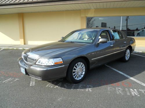2003 lincoln town car signature with 25k miles