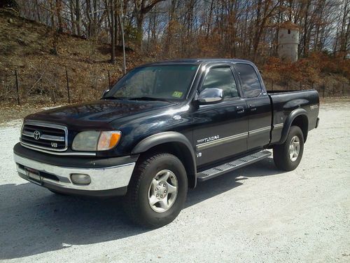 Trd package great conditions sr5 ext cab 4wd v8 dealer maintenance