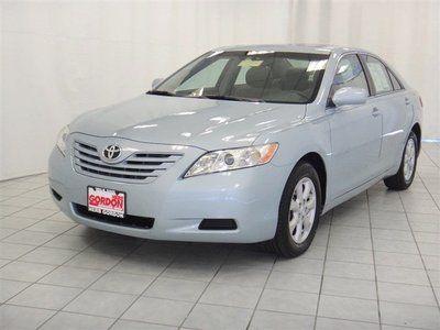 Well maintained one owner camry ce w/ moonroof clear carfax and safety inspected