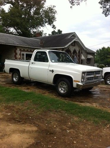 One family owned 46,000 mile restored swb 1985 silverado