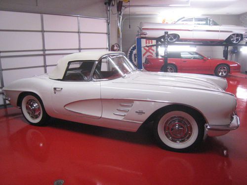 1961 corvette. numbers matching. auto. very nice