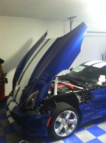 2013 srt viper gts launch edition, only 31 miles, blue w/ white stripes