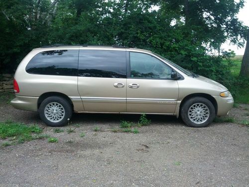 1998 chystler town and country