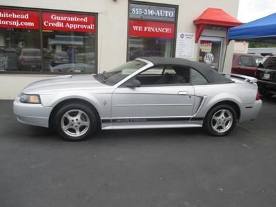2002 ford mustang convertible only 102,000 v6 automatic well maintained clean