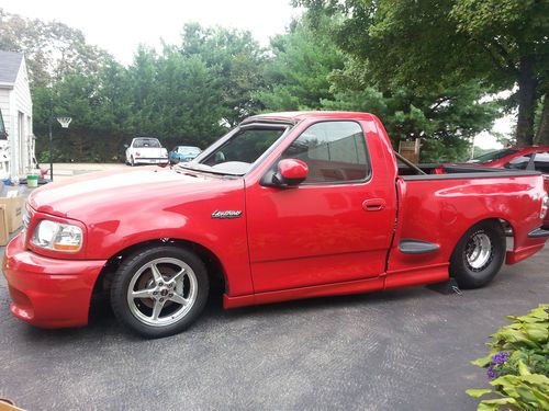 2003 ford lightning roller chassis. great condition and lots of extra parts!!!