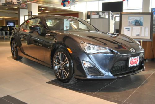 2013 scion fr-s brand new - only 5 miles huge savings