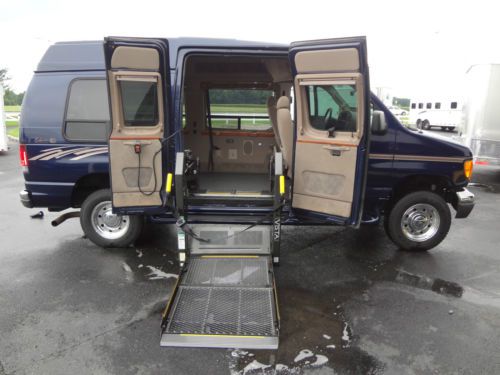 2004 ford e-250 van with eclipse conversion and  braun wheelchair lift