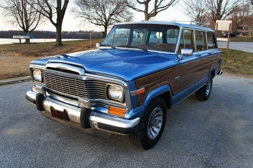 1983 jeep grand wagoneer limited marine teak wood grain panels spinnaker blue!!!