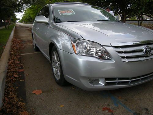 Full size 2006 toyota avalon limited in great conditions for sale