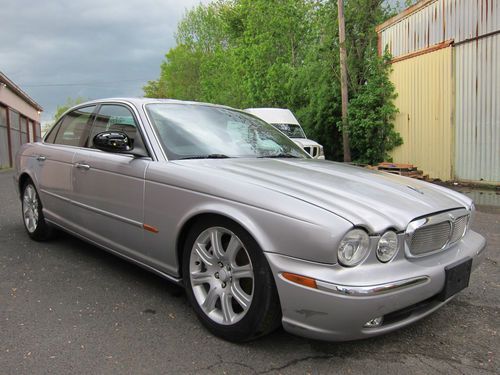 Jaguar xj8 2004 storm damage to roof! clean car ! priced to sell!