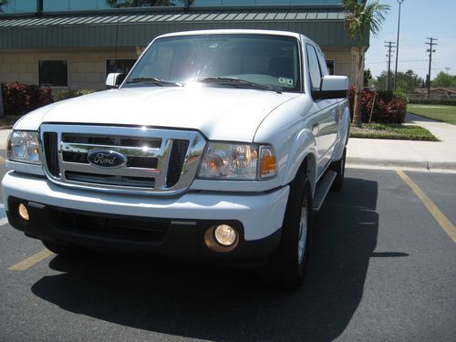 2011 ford ranger sport extended cab pickup 4-door 4.0l   like new with low miles