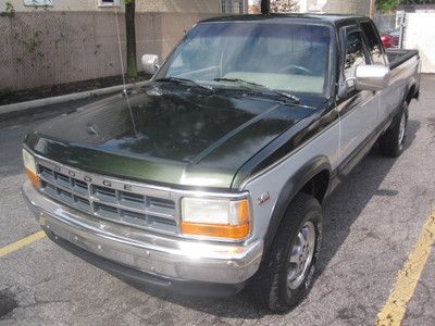 1 owner low miles 69000miles 69000miles extra cab 4x4 clean solid warrantee
