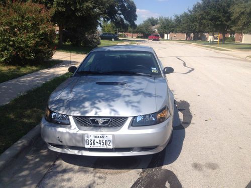 2000 ford mustang base coupe 2-door 3.8l silver- 6 speed manual