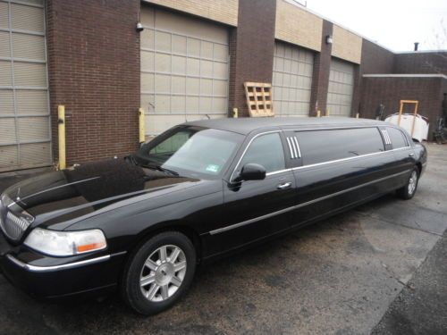 2007 lincoln town limousine 8 passenger 5th door 99ooo mile one owner lcw