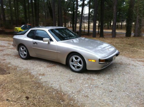 An awesome 1988 champagne 944 porsche in excellent shape