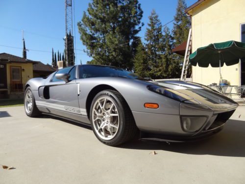 2006 ford gt base coupe 2-door 5.4l low low reserve