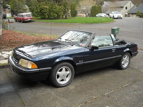 1991 ford mustang convertible--very original and nice! very low reserve!