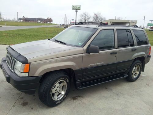 1997 jeep grand cherokee laredo  4.0l 6 cyl. new paint! no reserve great deal!
