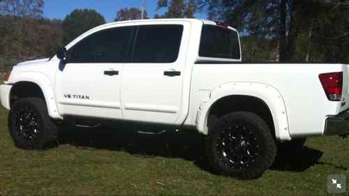 2012 nissan titan sv crew cab lift/wheels/custom leather