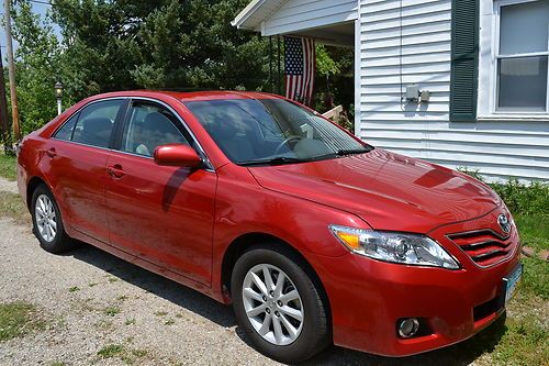 2010 toyota camry 4dr sdn v6 auto xle,leather, sun roof,loaded, ''nice''' clean