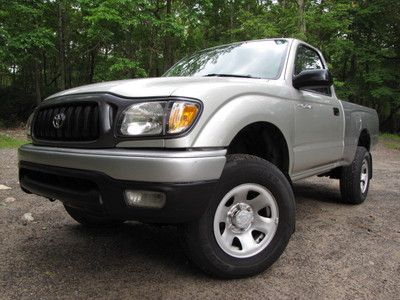 03 toyota tacoma 4wd 4cyl 5speed 70k cleantruck noaccidents 1-owner carfax