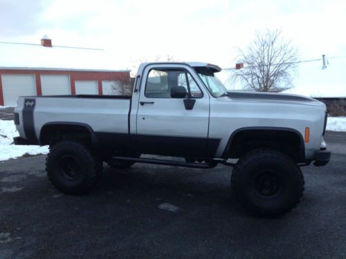 1978 chevy truck k10, short bed, 4x4, lifted, new paint, new interior