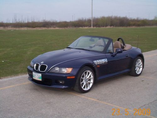 1997 bmw  z-3   2.8 m52  classic roadster  as close as you will get to brand new