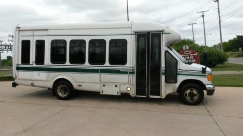 2007 ford e450 handicap accessible bus