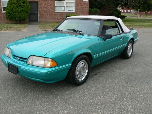 1993 ford mustang lx  5.0 convertible low miles