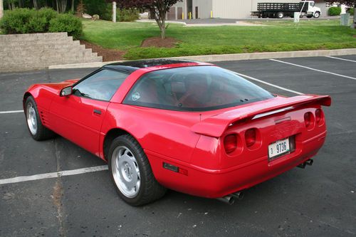 1991 red chevrolet corvette base hatchback 39k original miles!  must see!!