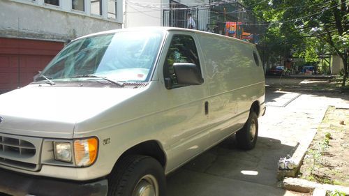 2002 ford heavy duty e350 wit 5.4 v8 engine original owner wit fewer than 33,000