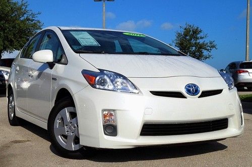 11 prius iii hybrid, low miles, remaining warranty, free shipping! we finance!