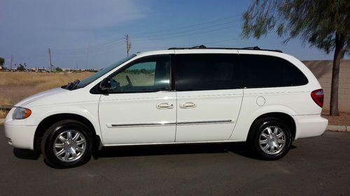 2006 chrysler town &amp; country touring, 1 owner, non-smoker, remote starter