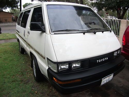 Toyota van 1986 vintage van