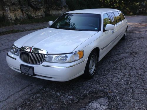Limousine town car only 73k miles extra clean eureka coach free shipping!