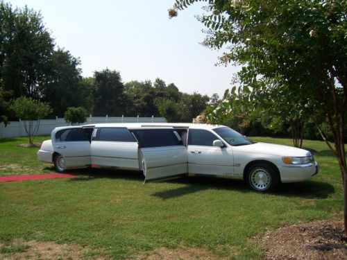 2000 lincoln town car 120&#034; stretch limousine 5 door