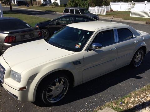 Chrysler 300 touring 3.5l v6 beautiful car will trade for dodge charger