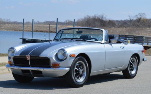 Clean 1974 mgb roadster - overdrive!