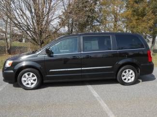 2012 chrysler town &amp; country leather tv/dvd