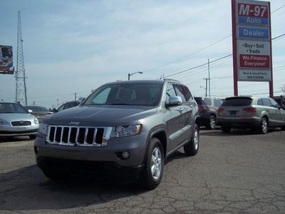 2012 jeep grand cherokee!!!!!  features include: panoramic sunroof, deep tinted